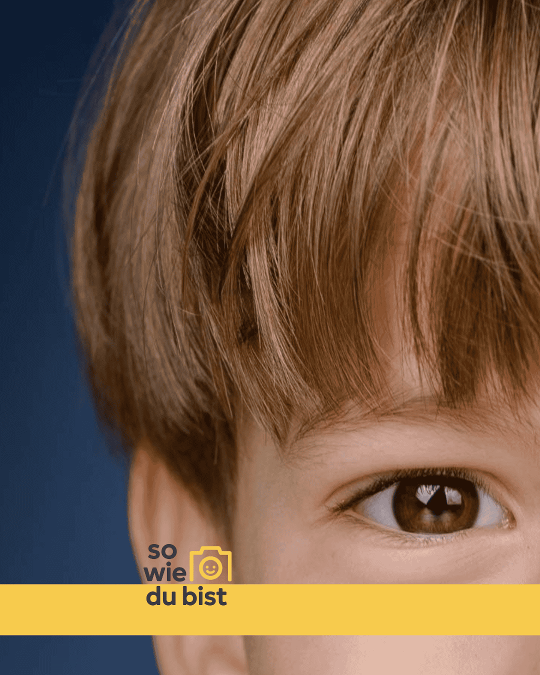 Natural gemalter Jungendarsteller, authentische Schulfotografie auf Augenhöhe.