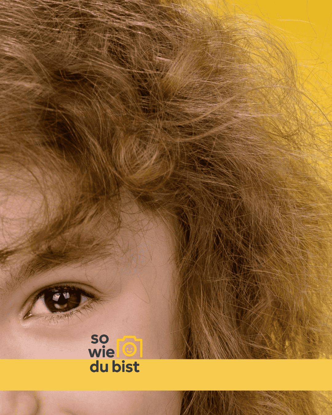 Hochwertige Schulfotografie auf Augenhöhe für authentische Kinderporträts.